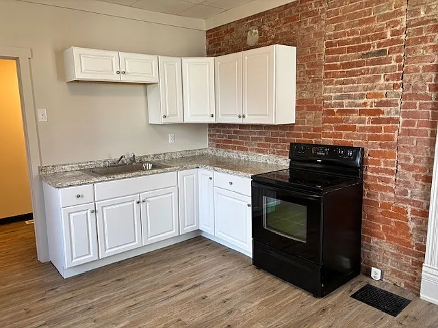 606 Court St — Photo 3