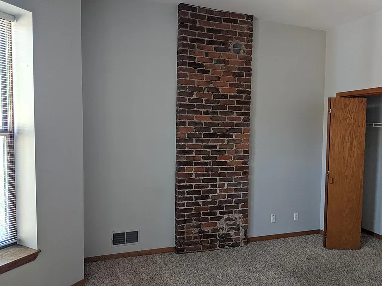 226 Exchange St S #B — Photo 7