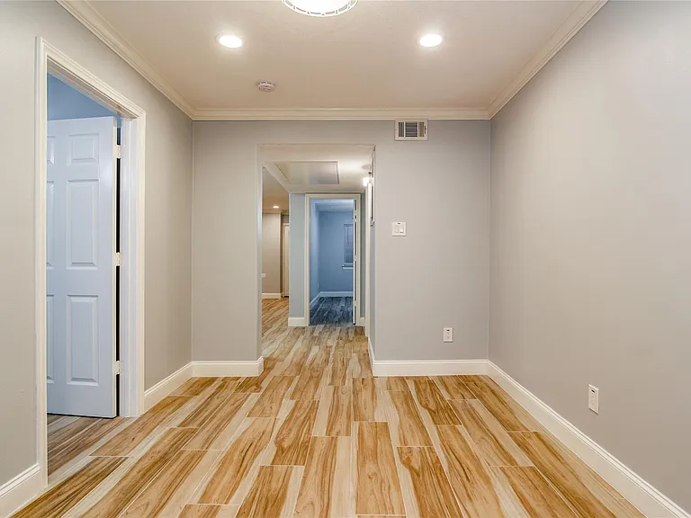 12633 Memorial Dr #243 — Photo 8