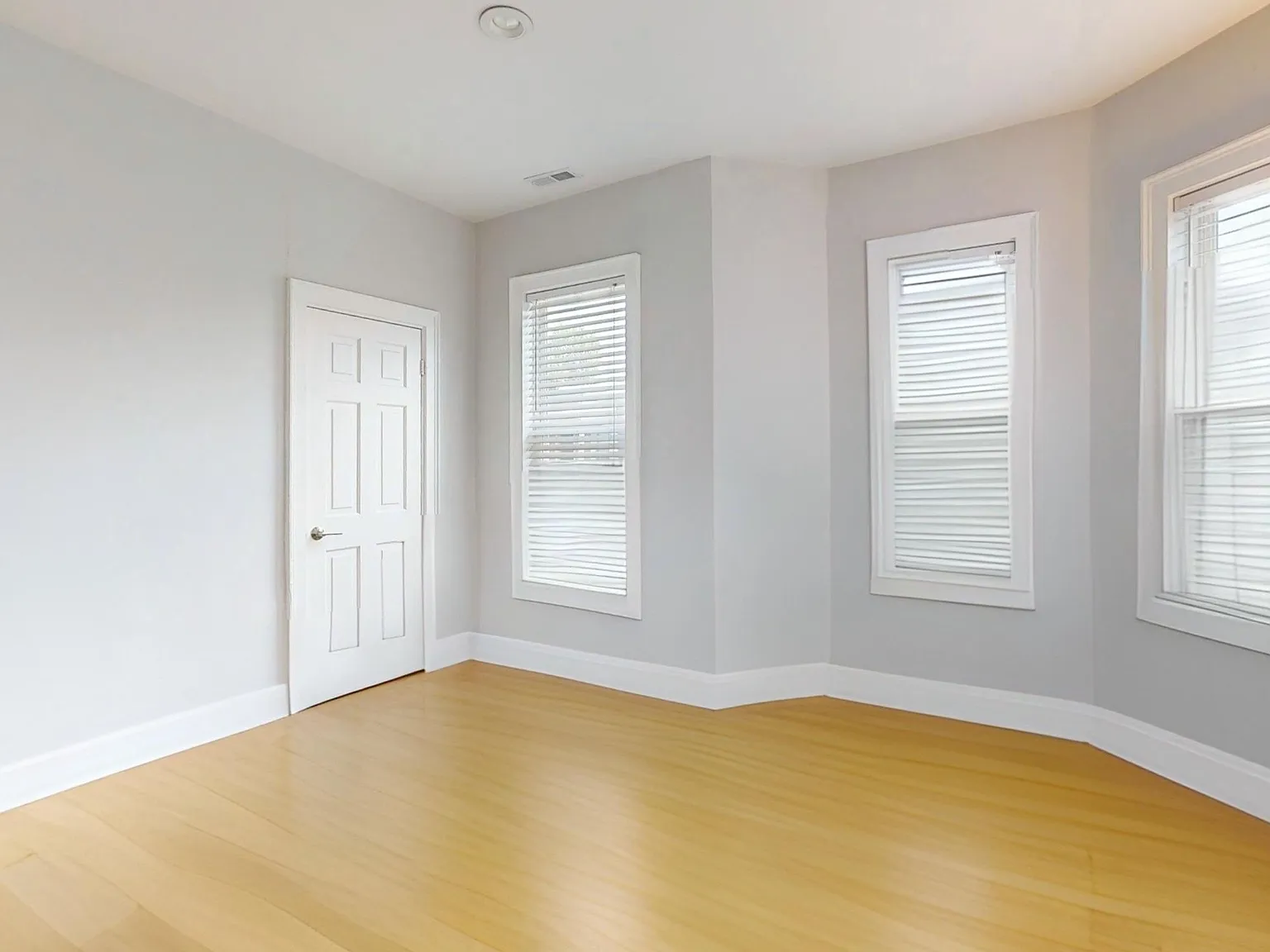 2 bed, 1027 sqft, $3,395 — Photo 3