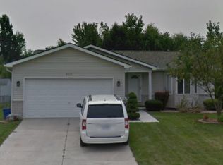8475 Samantha Ln, Fair Haven, MI 48023