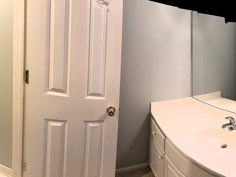 Jack-n-Jill Bathroom view2