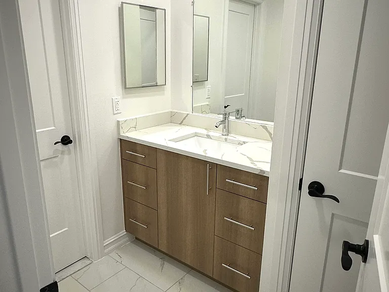 8565 Hampshire Dr — Photo 15