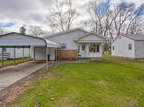 724 E Patton St, Paxton, IL 60957