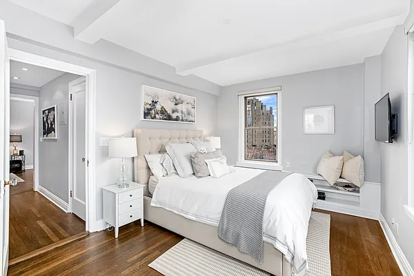 Sold by Compass | media 7