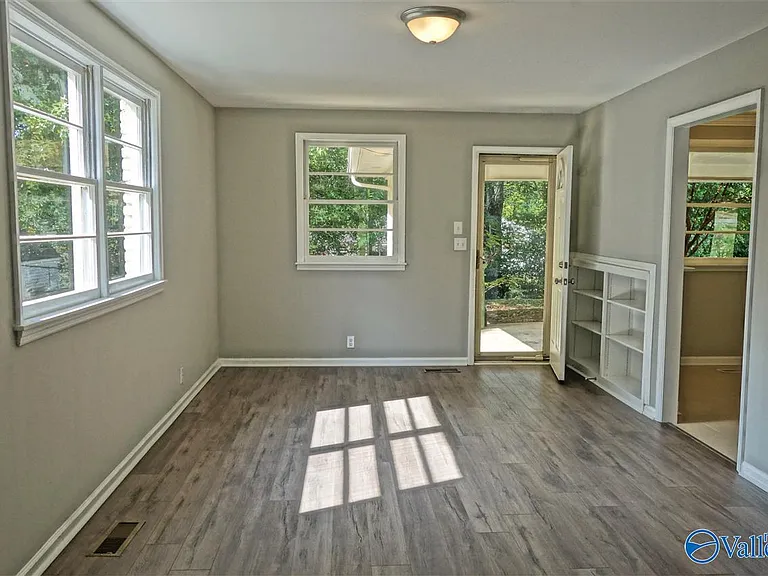 5300 Whitesburg Dr SW — Photo 7