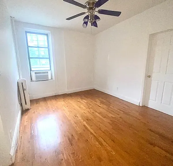 327 E 3rd St #3D — Photo 1