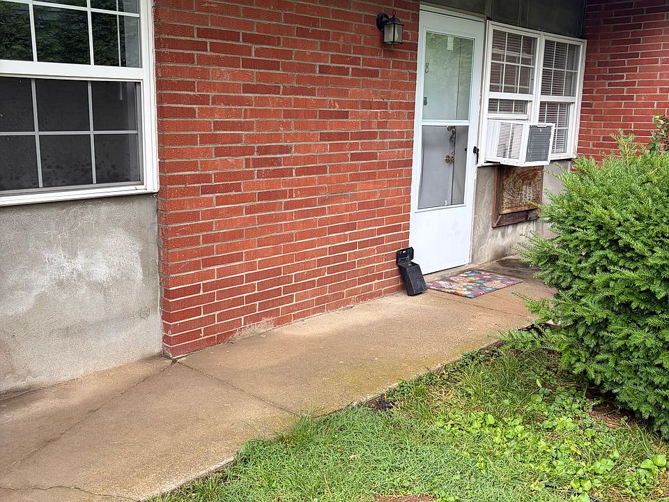 1st image of 125 S Ewing Ave #8