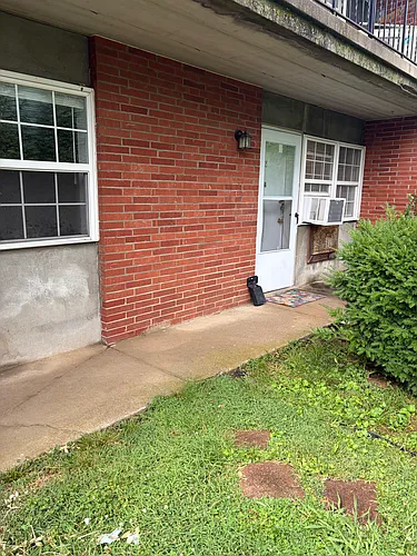 125 S Ewing Ave #8 Photo 1