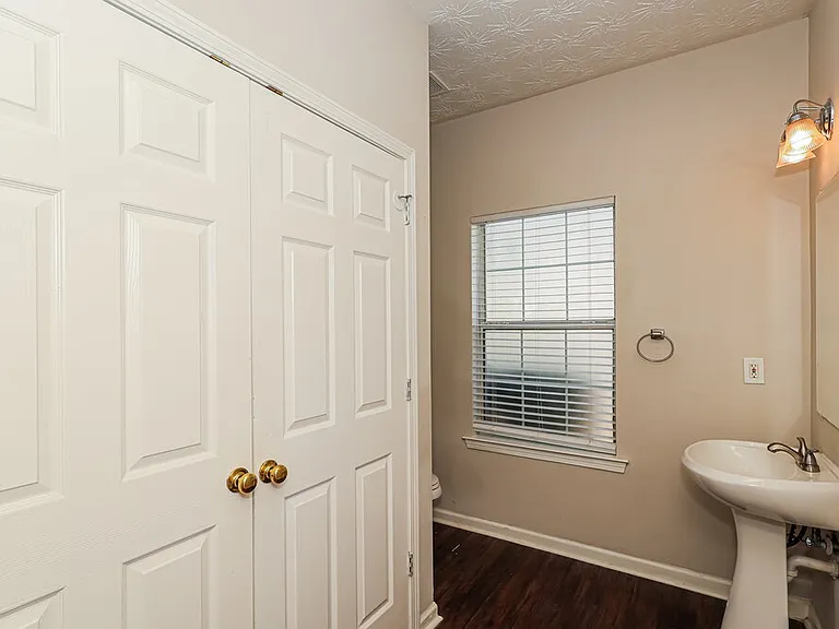 4080 Robin Cir — Photo 16