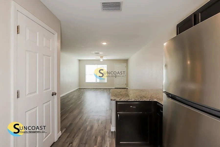 SE Ocala 2BR/2BA Near Everything — Photo 4