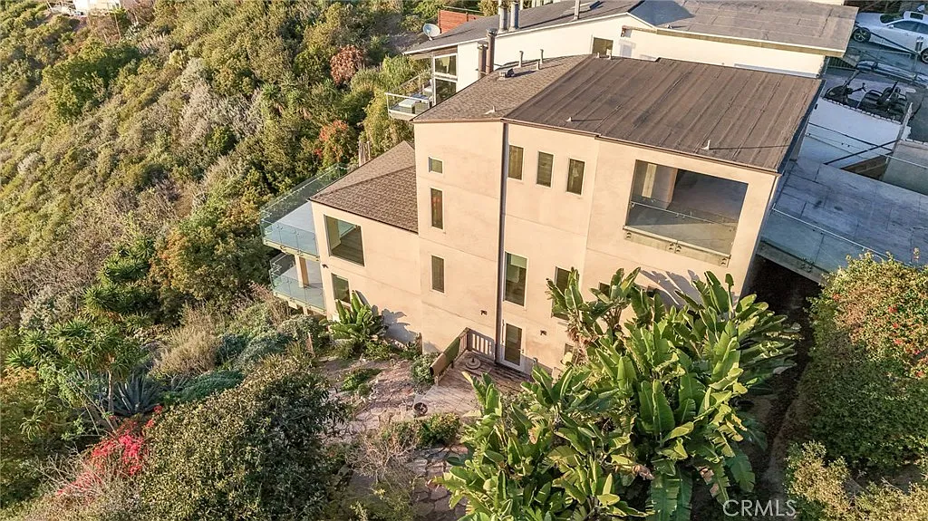 Building Photo - 805 Katella St