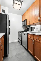 Rented by Coldwell Banker Warburg