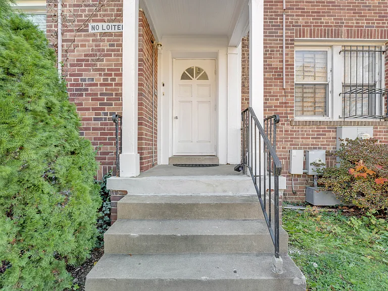 1911 M St NE #1 — Photo 12