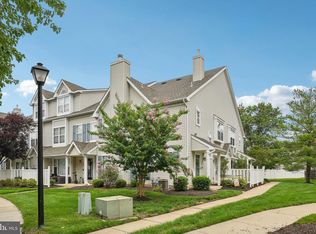 505 Oliphant Ln, Mount Laurel, NJ 08054