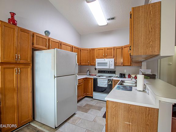5th image of 805 Wildview Way