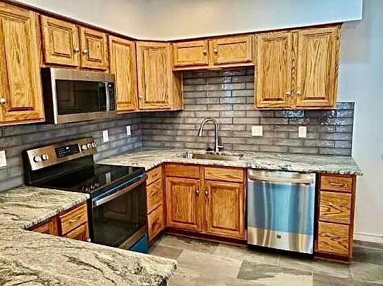 3 bed, 1223 sqft, $1,800 — Photo 4