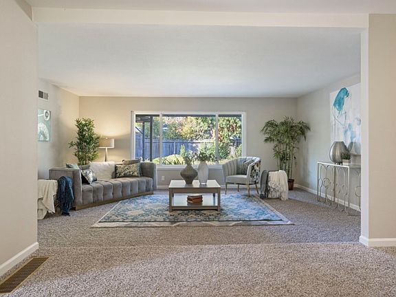 3rd image of 8207 N Arroyo Way