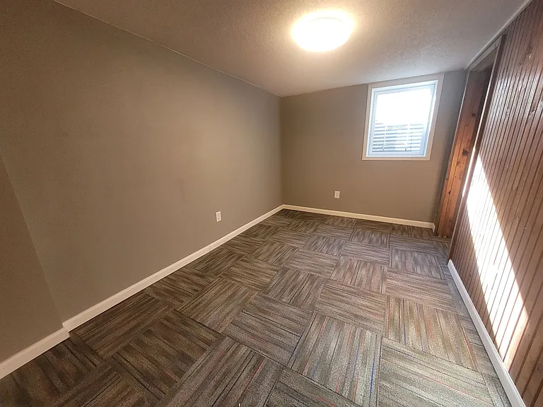 2405 Maple St — Photo 18