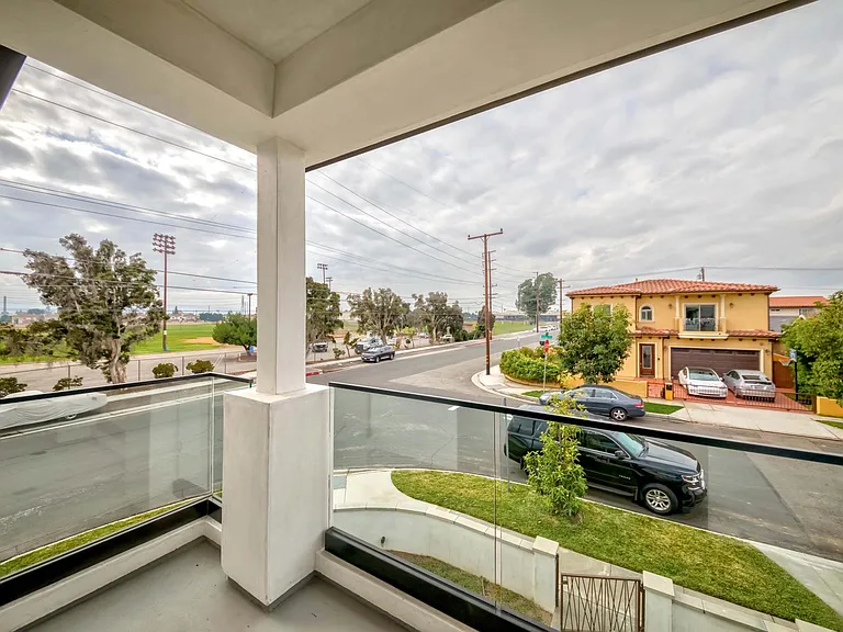 18538 Amie Ave — Photo 22