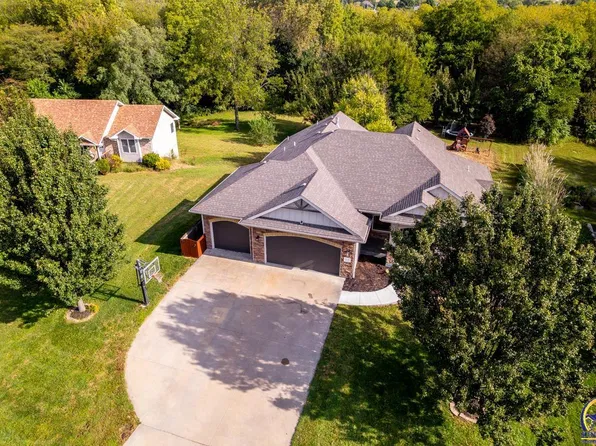 1219 N Pawnee Dr, Saint Marys, KS 66536