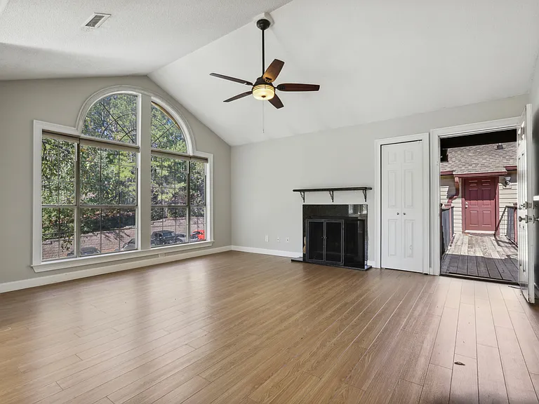 1007 Sandy Lane Dr — Photo 25