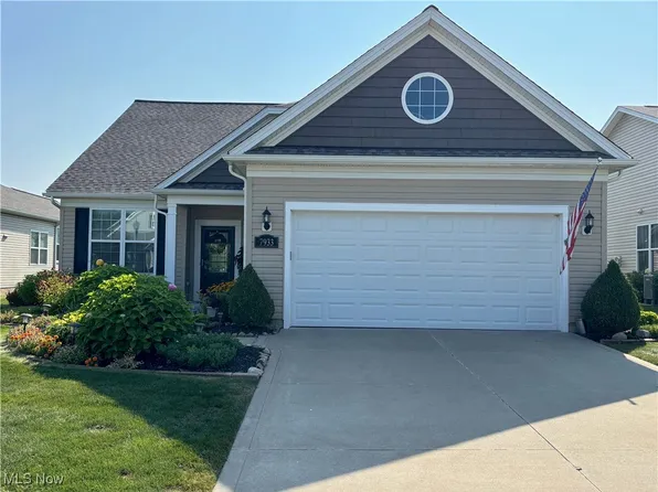 7933 Dovegate Dr, Mentor, OH 44060