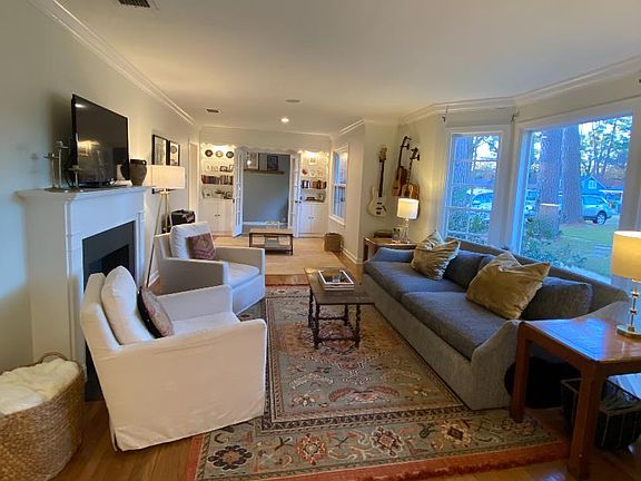 4th image of 717 Thora Blvd