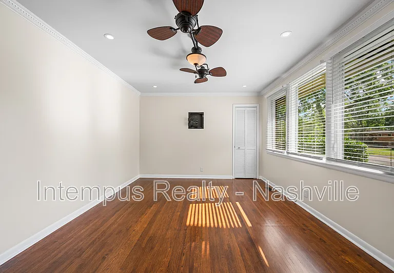 7020 Bonnamere Dr — Photo 9