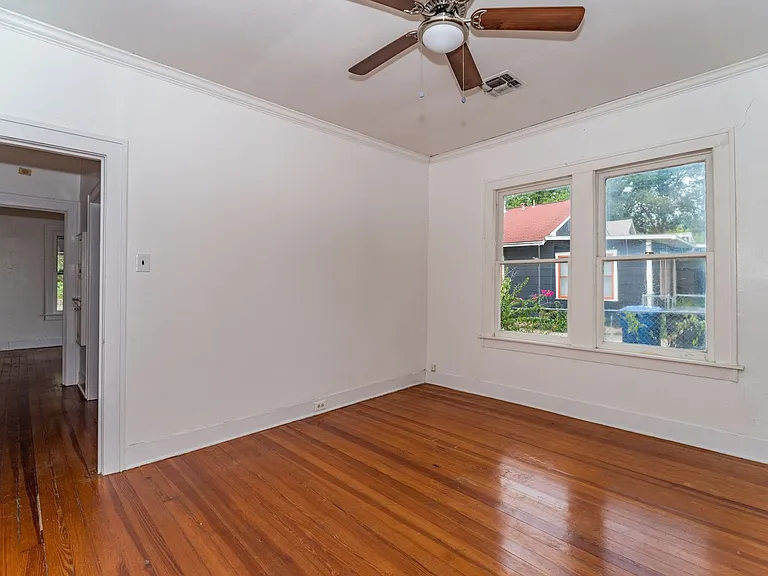 469 E Magnolia Ave — Photo 18