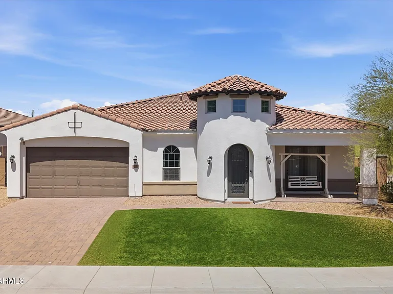 4254 E Valencia Dr — Photo 3
