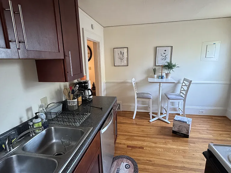 607 A S Hawthorne Rd #2 — Photo 18