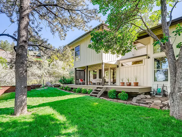 342 Hollyberry Ln — Photo 11
