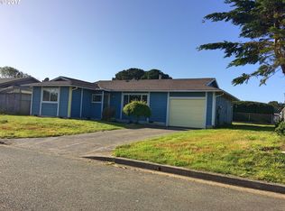 830 12th Ct SW, Bandon, OR 97411