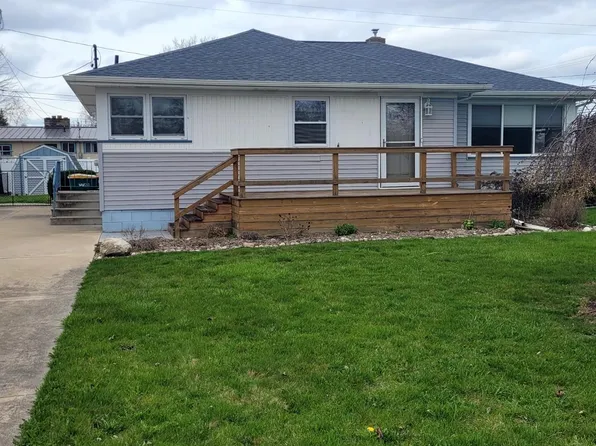 2764 Sandra Ct, Bay City, MI 48708