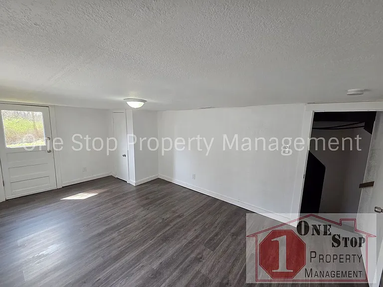 1813 E 85th St — Photo 23