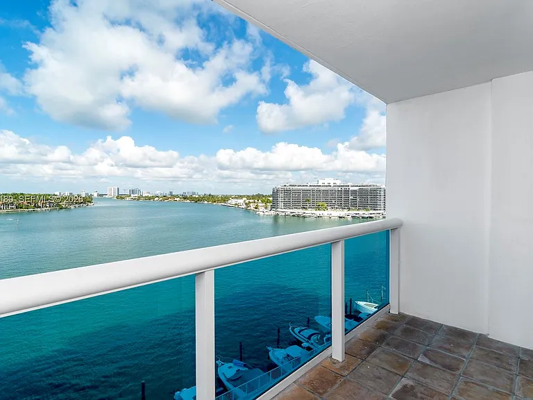 6770 Indian Creek Dr #8L — Photo 2