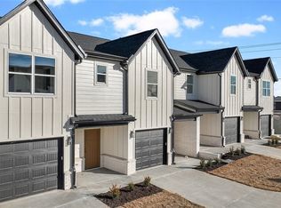 1703 Cuppett Cir, Pea Ridge, AR 72751