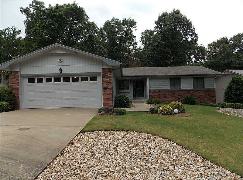 1st image of 9 Watchet Ln