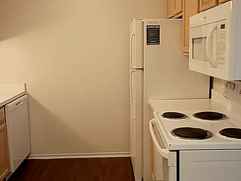Prentiss Pointe Apartments — Photo 251