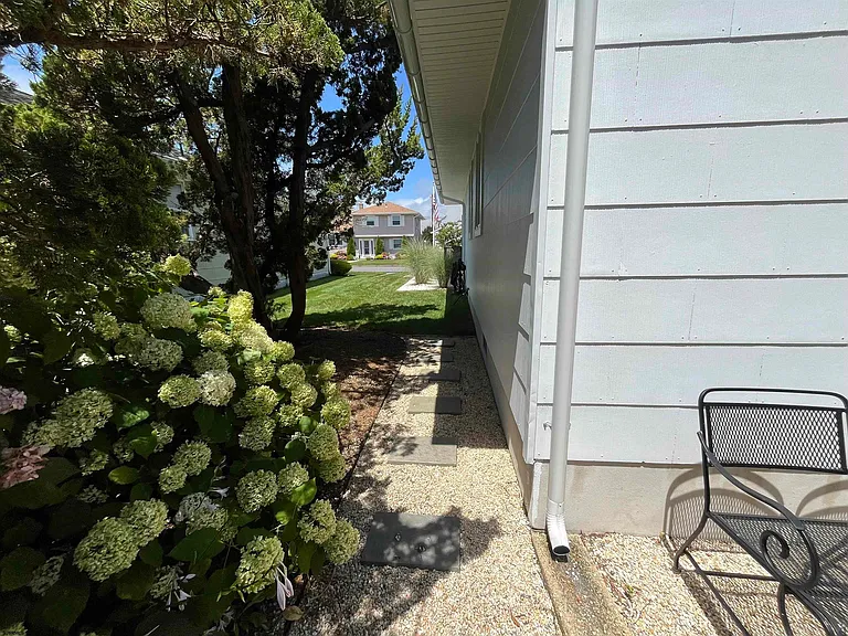 8102 Marshall Ave — Photo 20