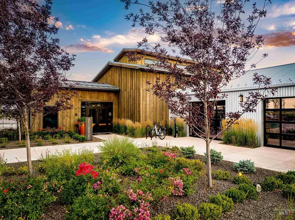 12136 S Glory Ln, Kuna, ID 83634