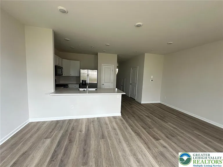 1278 Susan Cir — Photo 14