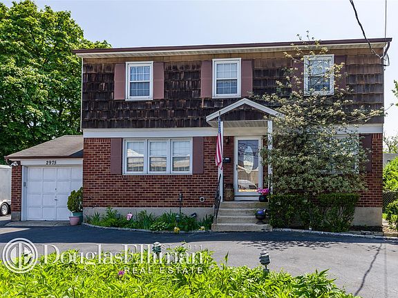 2nd image of 2975 Lincoln Ave