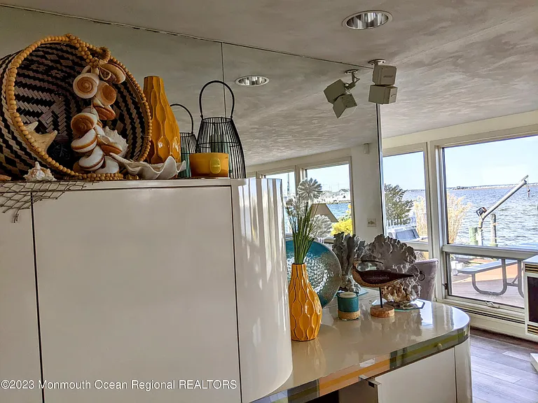 289 Monterey Cir — Photo 21
