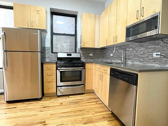 5th image of 1927 N Wolcott Ave APT 1R