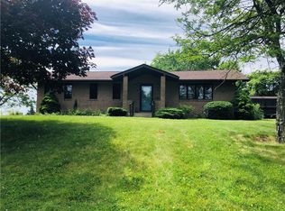 10299 Roseway Blvd, North Huntingdon, PA 15642