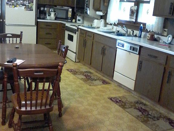 3rd image of 139 Church Ct
