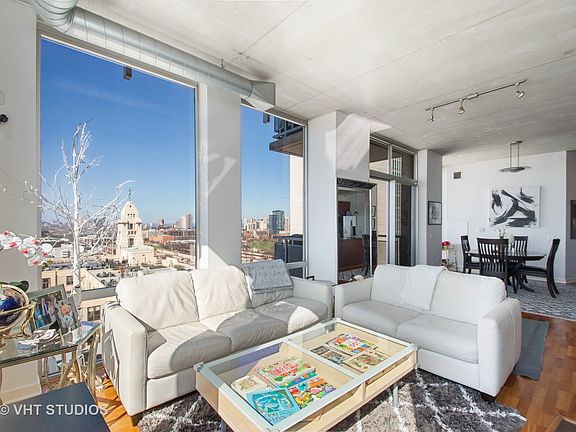 4th image of 720 N Larrabee St APT 1512