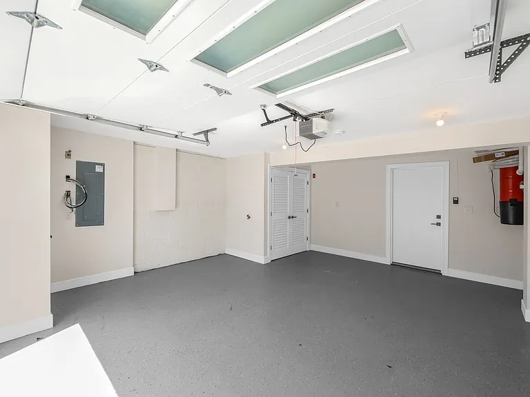 39 Washington Ave — Photo 20